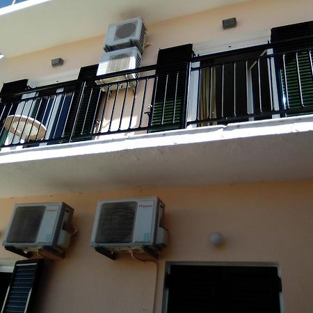 Georgia Beach Apartments Mesongí Екстериор снимка
